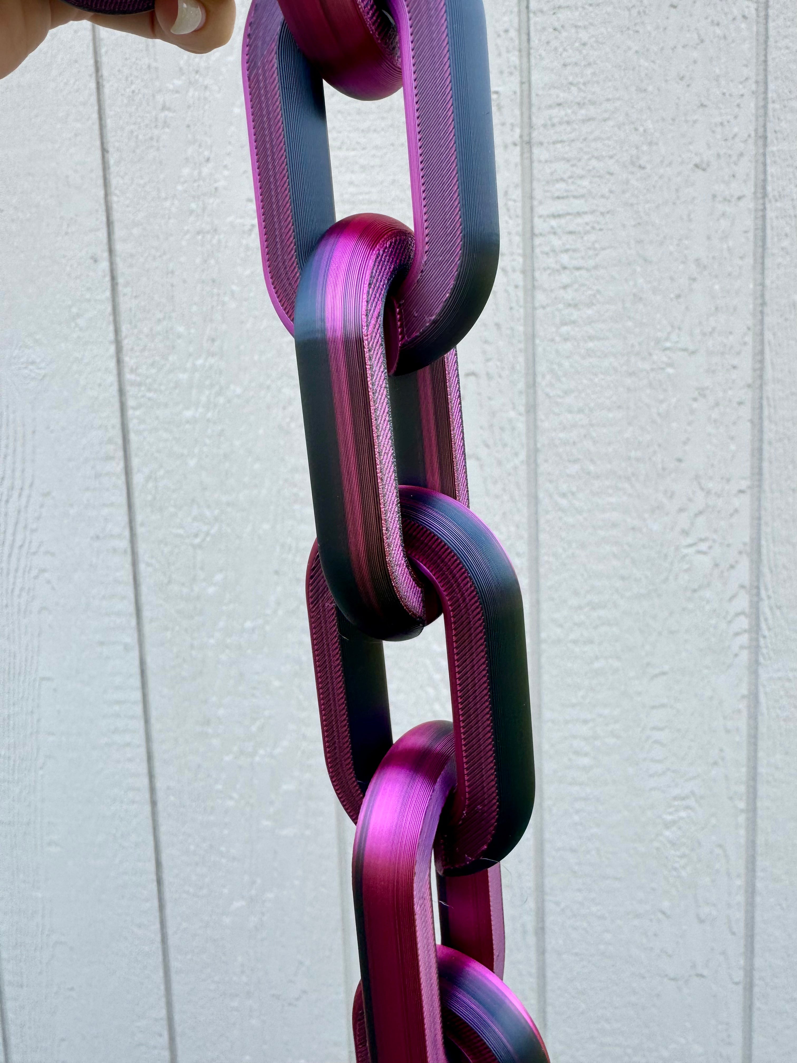 Hanging Chain - Pink/Black